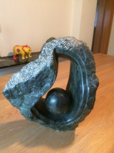 Skulptur Grün m. Kugel